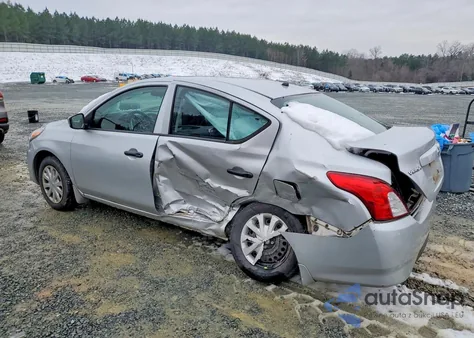 2016 Nissan Versa S z USA, uszkodzony, nr VIN 3N1CN7AP6GL873920